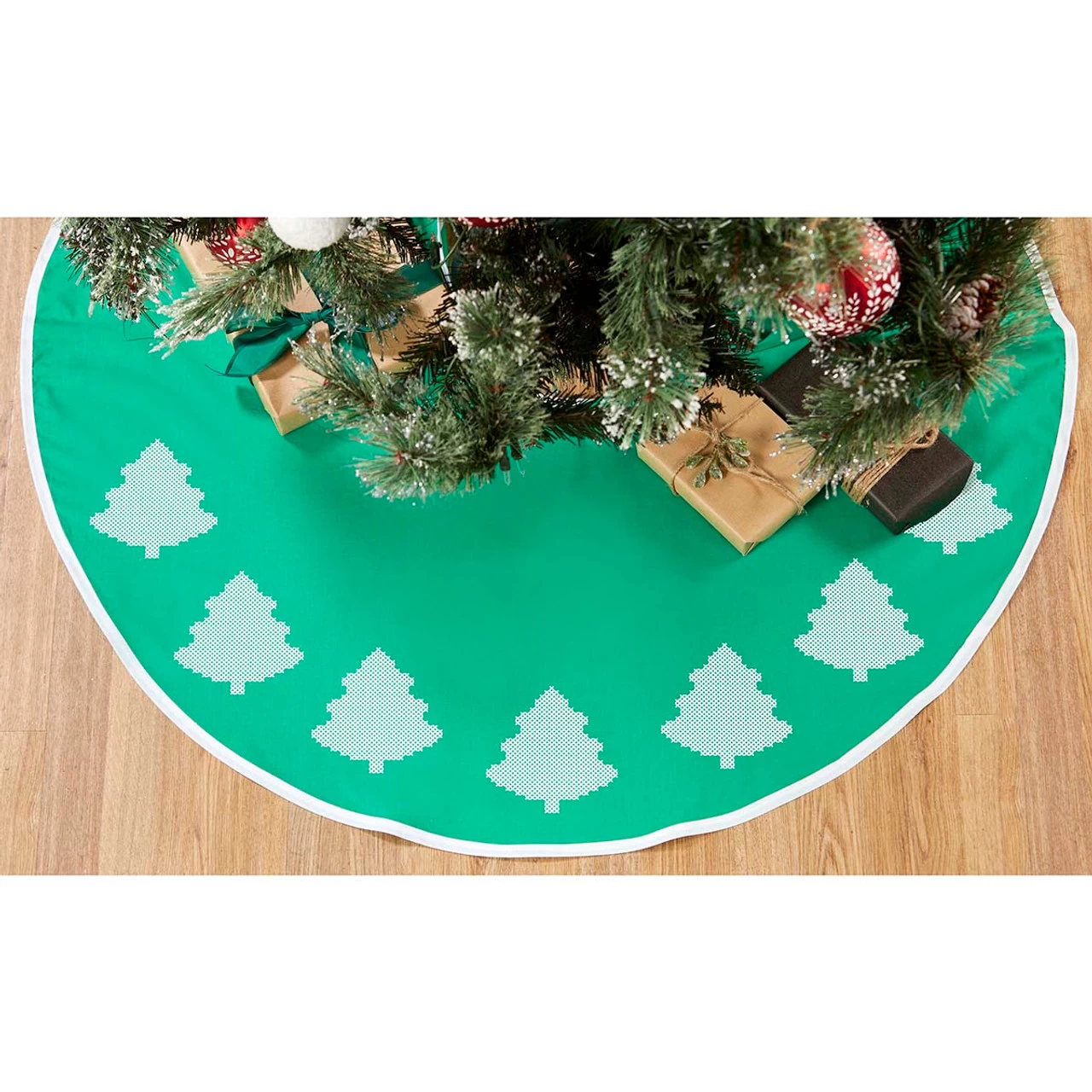 Herrschners Green Fabric Tree Skirt Stamped Cross-Stitch 1 Herrschners Green Fabric Tree Skirt Stamped Cross-Stitch